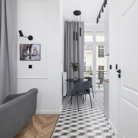Apartment Etheric Mezzanine - Balcony - Old Town - By Square *