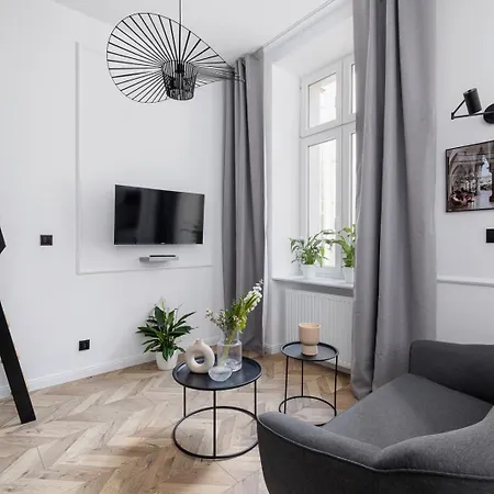 Etheric Mezzanine - Balcony - Old Town - By Square Apartment