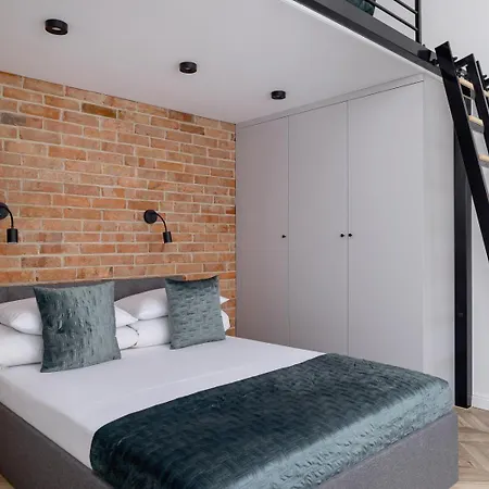 Etheric Mezzanine - Balcony - Old Town - By Square Apartment *